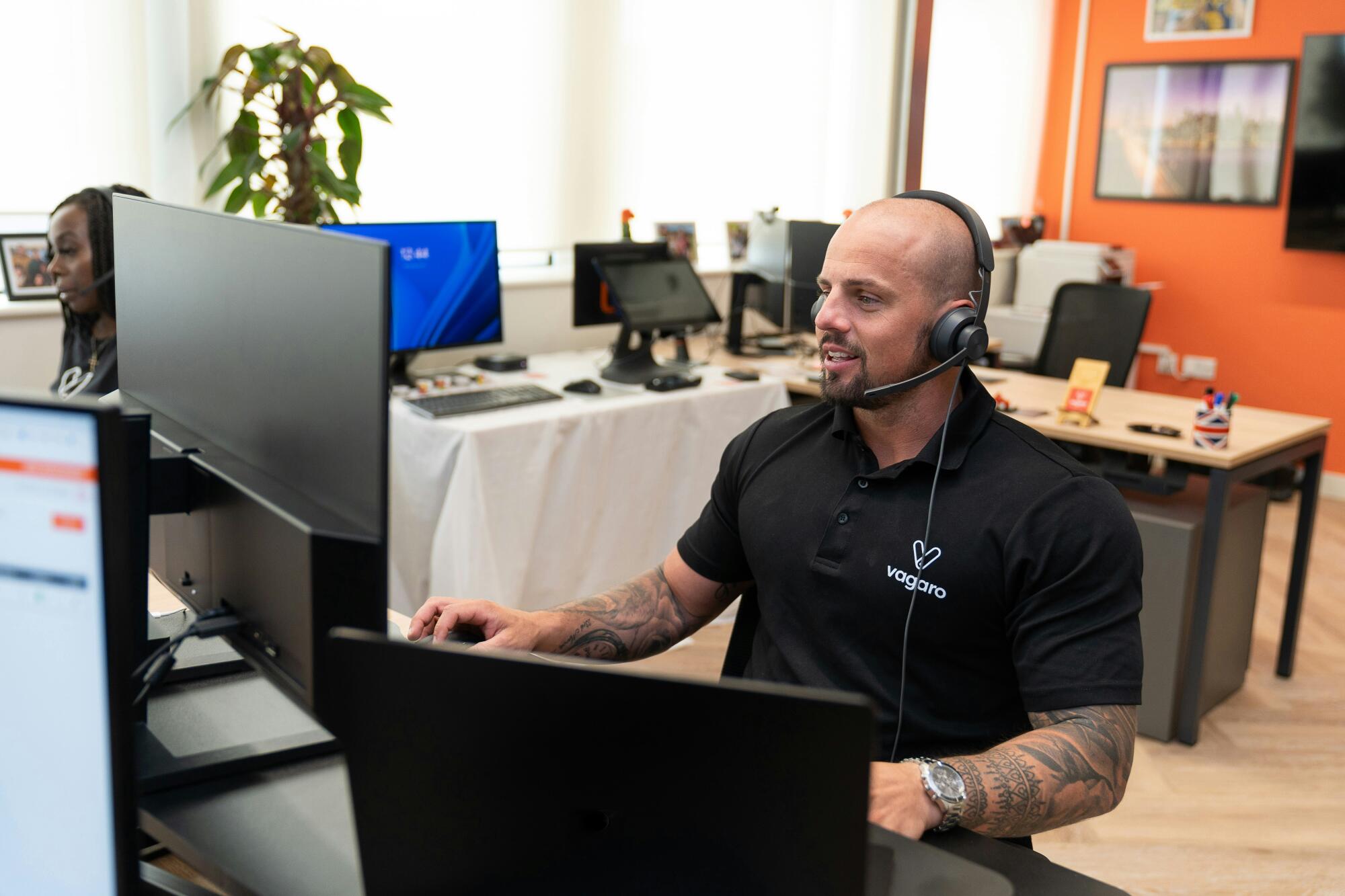Humans Powered by AI: The Future of Call Center Solutions