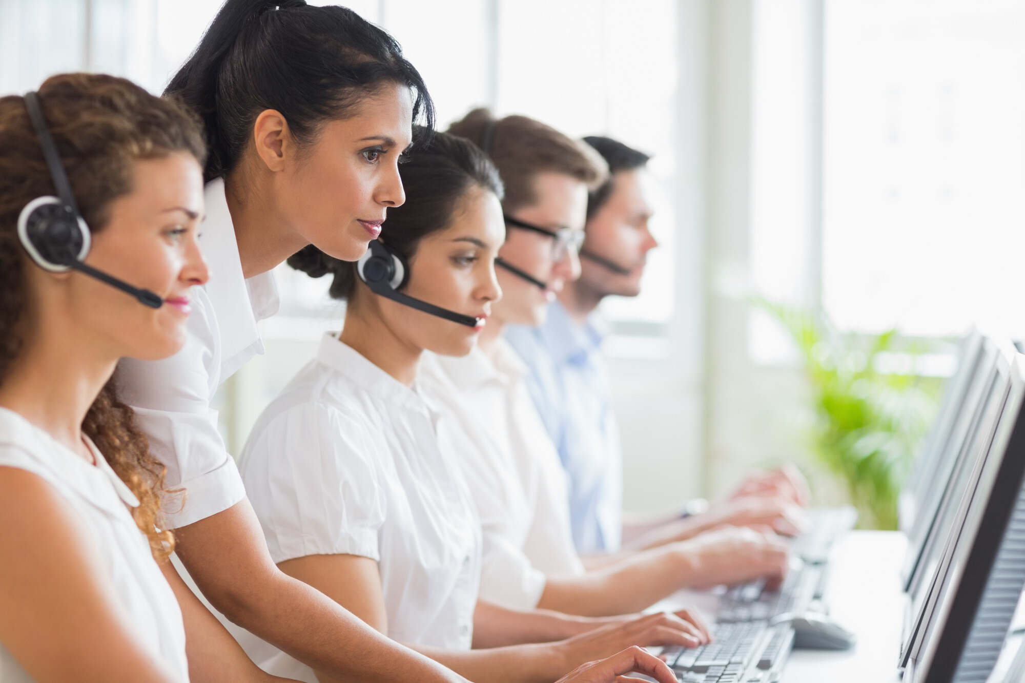 How AI Is Changing the Contact Center Landscape: What Bilingual Operations Need to Know